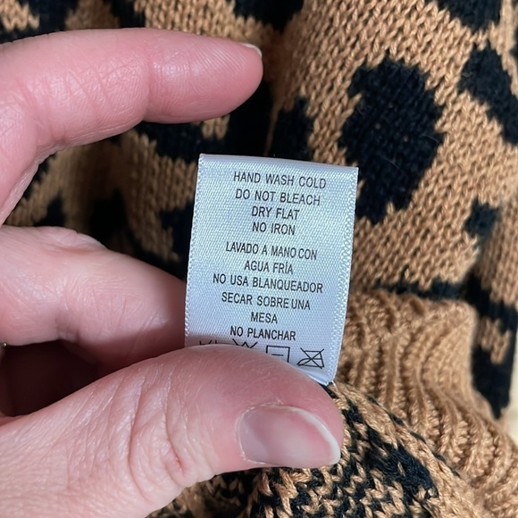 Love tree size XL cropped v-neck cheetah print sweater - Picture 6 of 7